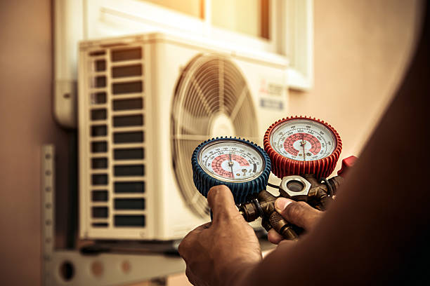 Professional Ac Installation technician working in Sanger, TX